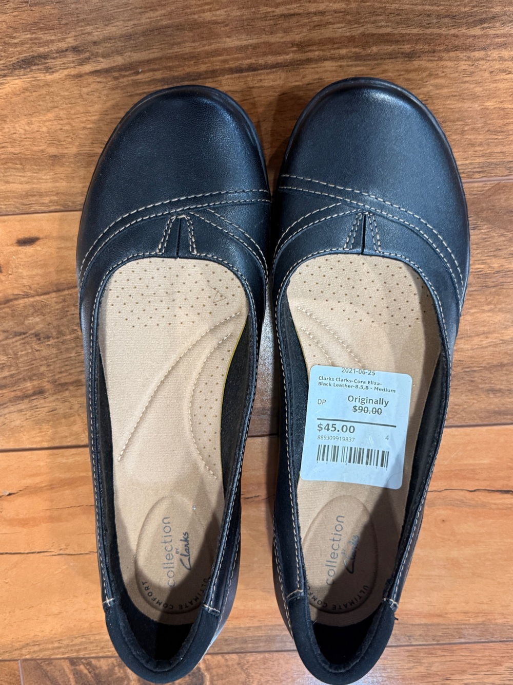 NWT Clarks Black Slip-On Leather Flats